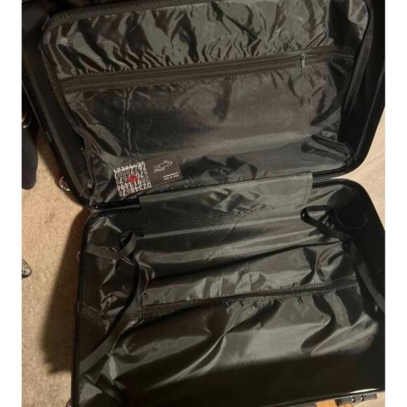 Luggage set - Picture 3 of 3